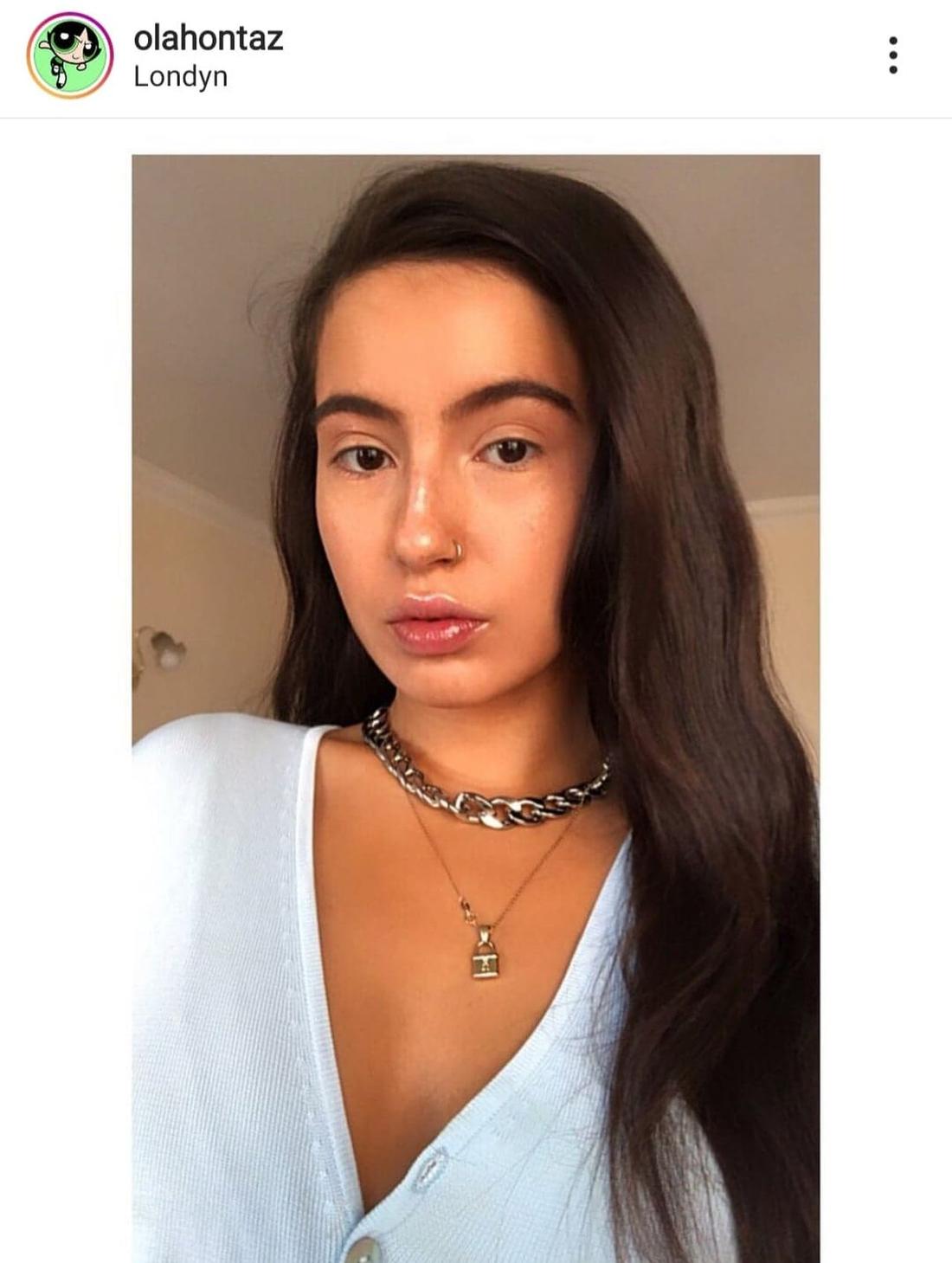 Ola Kowalska w długich, ciemnych włosach