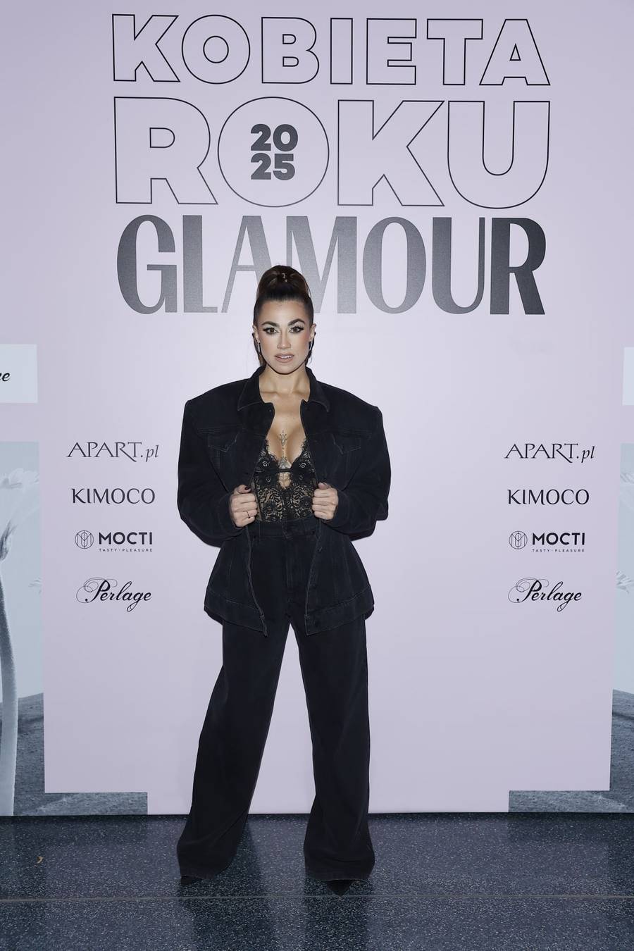 Plejada gwiazd na gali Kobieta Roku Glamour! Śnieżna Doda, prawie naga Julia Wieniawa, Sandra Kubicka, Steczkowska