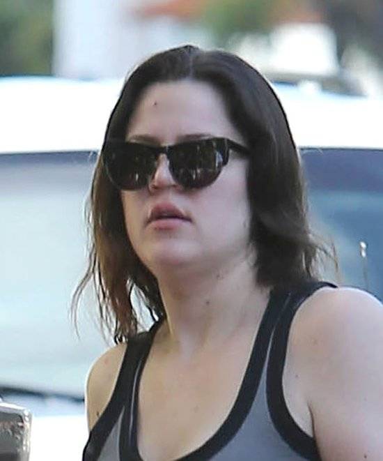 Jak się zmieniała twarz Khloe Kardashian?