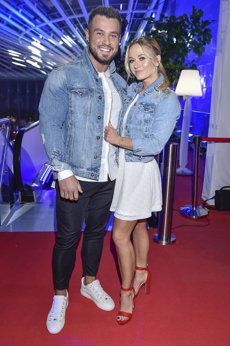 Gwiazdy w WIECZOROWYCH kreacjach na ramówce TVP