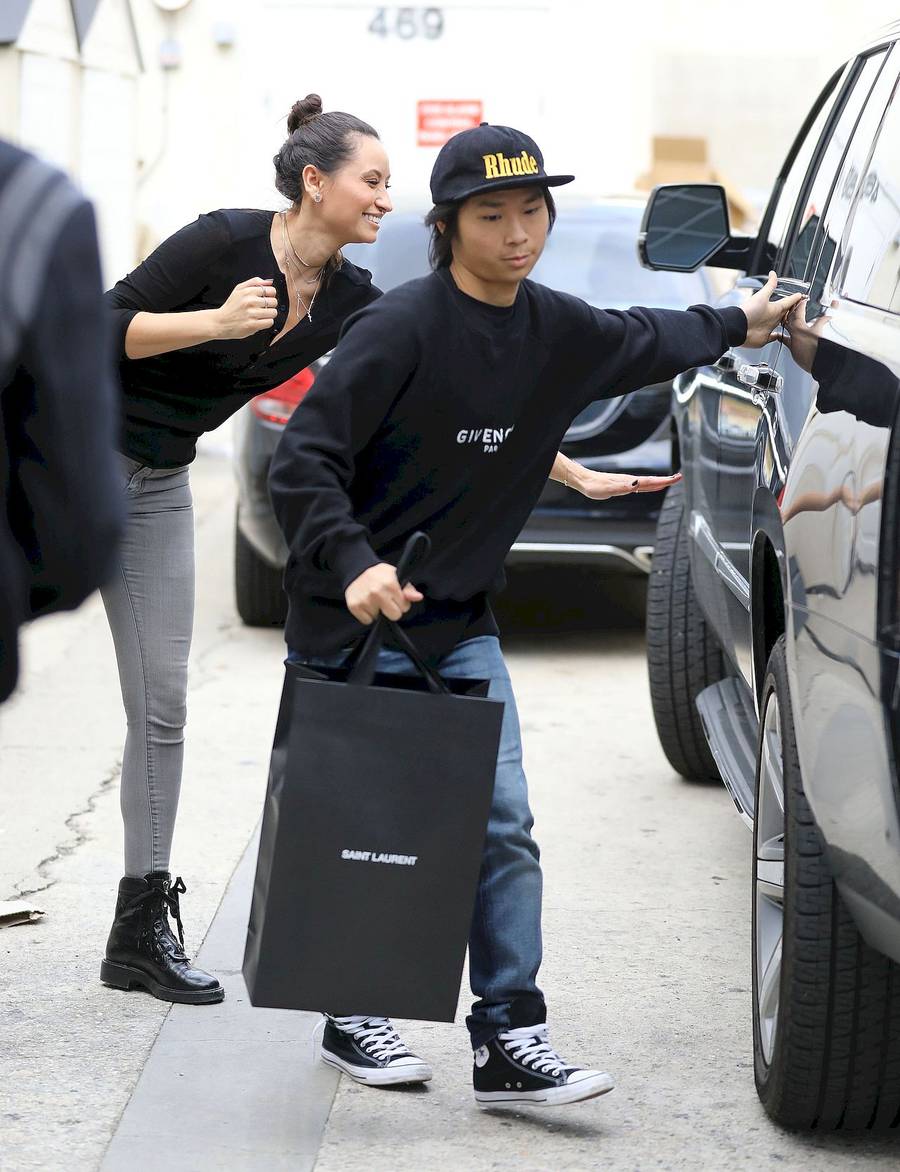 Angelina Jolie na bardzo DROGICH zakupach z Paxem (ZDJĘCIA)