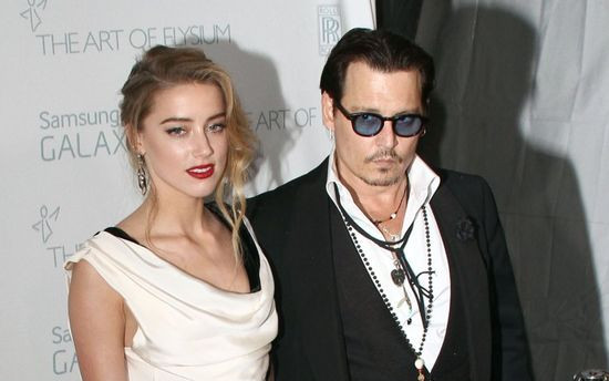 Piękna Amber Heard i Johnny Depp w brudnych butach