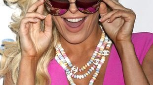 Jej 89-letni mąż to prawdziwy szczęściarz (FOTO)