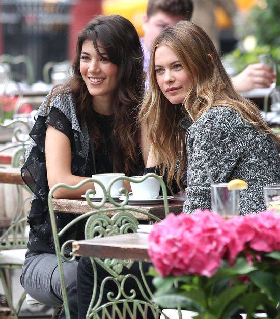 Behati Prinsloo podczas sesji zdjęciowej