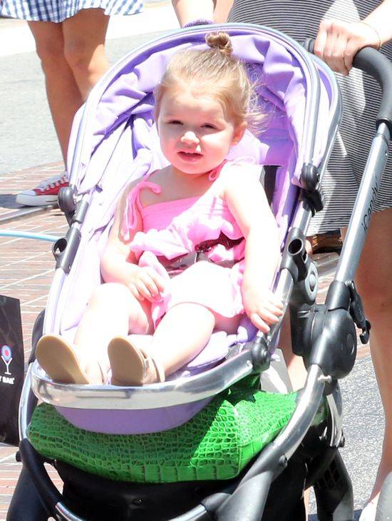 Victoria Beckham z rodziną na zakupach