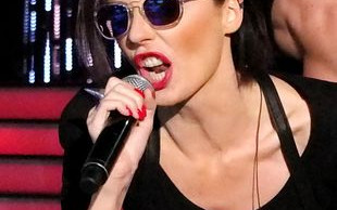 Kora odmłodniała i daje czadu na scenie (VIDEO)