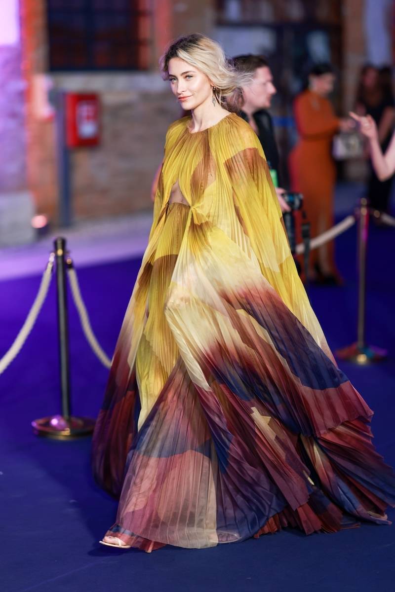 Gala amfAR przyciągnęła tłumy gwiazd. Halsey z ukochanym, Kevin Spacey, Paris Jackson…