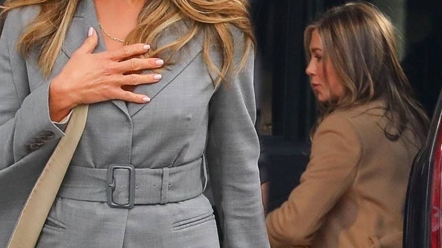Jennifer Aniston na planie serialu. Co się stało z jej SKÓRĄ?