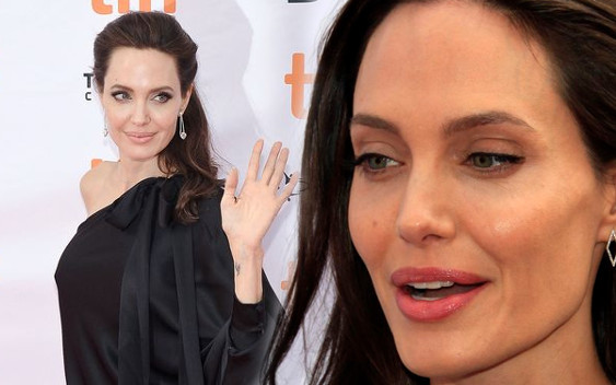 Angelina Jolie na premierze w OBSIKANEJ sukni