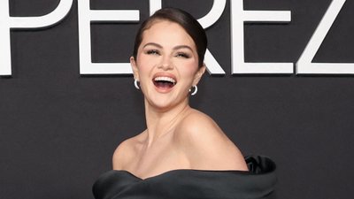 Boska Selena Gomez w stylu starego Hollywood. Towarzyszył jej Benny Blanco