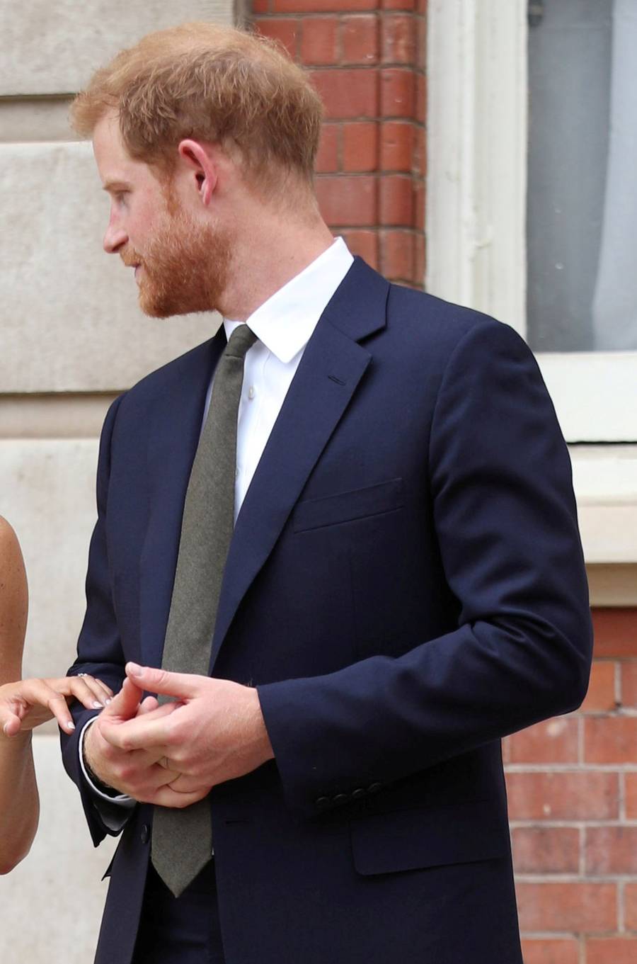 Księżna Meghan nie stosuje się do zaleceń królowej Elżbiety