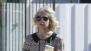 Postanowiła pokazać, że księżniczki też siadają na klozecie