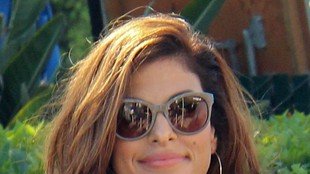 Piękna, seksowna aktorka na okładce – zgadniecie kto? (FOTO)