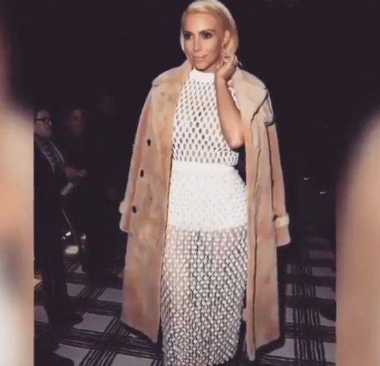 Kim Kardashian ocenia swoje stare stylizacje