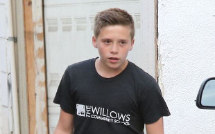 Brooklyn Beckham bierze lekcje gry na gitarze