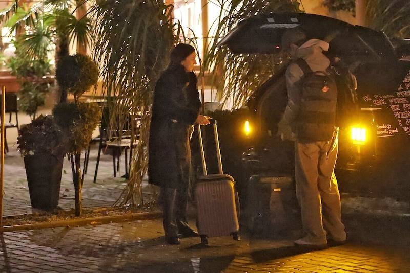 Ślub Kasi Cichopek i Maćka Kurzajewskiego! Pierwsi goście już przybyli