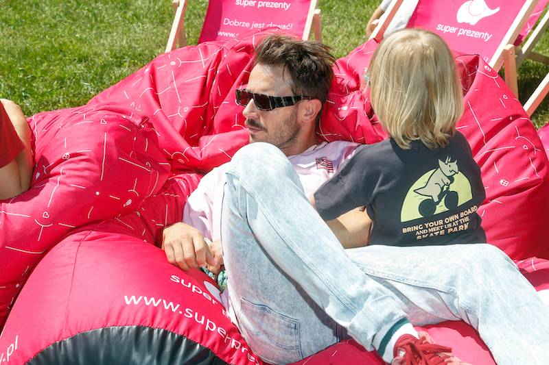 Vip Cross 2022. Mateusz Banasiuk po raz pierwszy na imprezie medialnej z 5-letnim synem