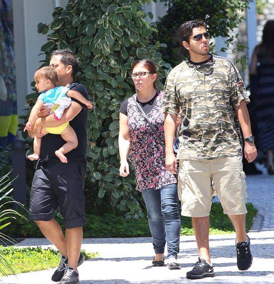 Adriana Lima z córeczkami