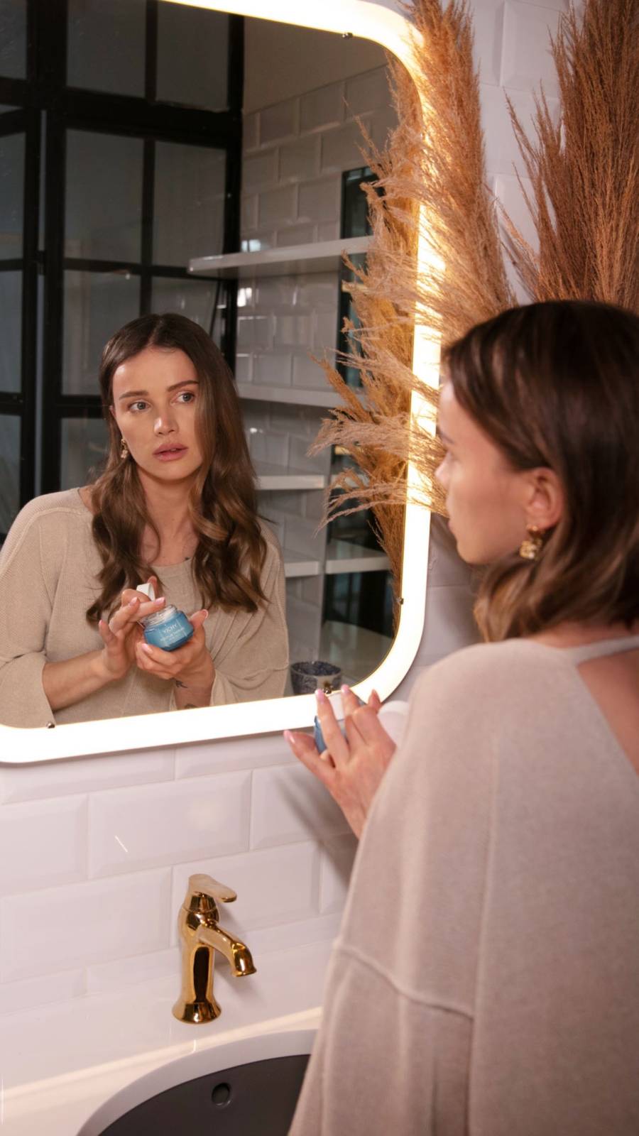 Tak mieszka Maffashion po rozstaniu z Fabijańskim! Wnętrze idealne pod modowe sesje (ZDJĘCIA)