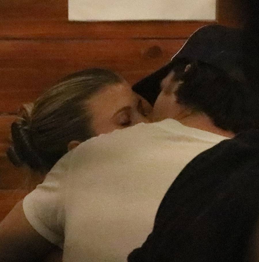 Sofia Richie całuje się z Matthewem Mortonem