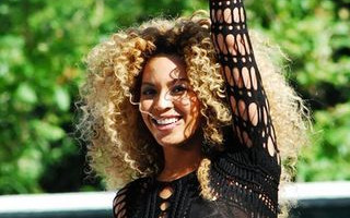 Beyonce nosi naszyjnik z imieniem córeczki (FOTO)