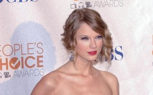 Taylor Swift zaprojektowała pocztówki na Walentynki