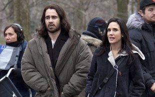 Zarośnięty Farrell i piękna Connelly na planie (FOTO)