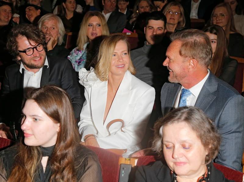 15. urodziny Teatru 6. piętro. Wojewódzki mknie za kulisy, Kurdej-Szatan świętuje uniewinnienie ws. Straży Granicznej