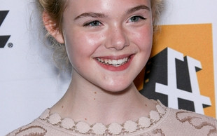 Elle Fanning jak bułeczka (FOTO)