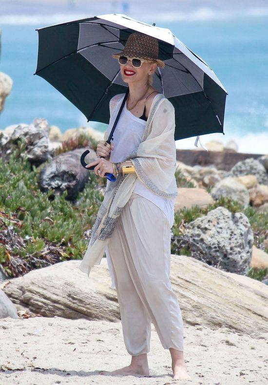 Gwen Stefani na plaży z synami