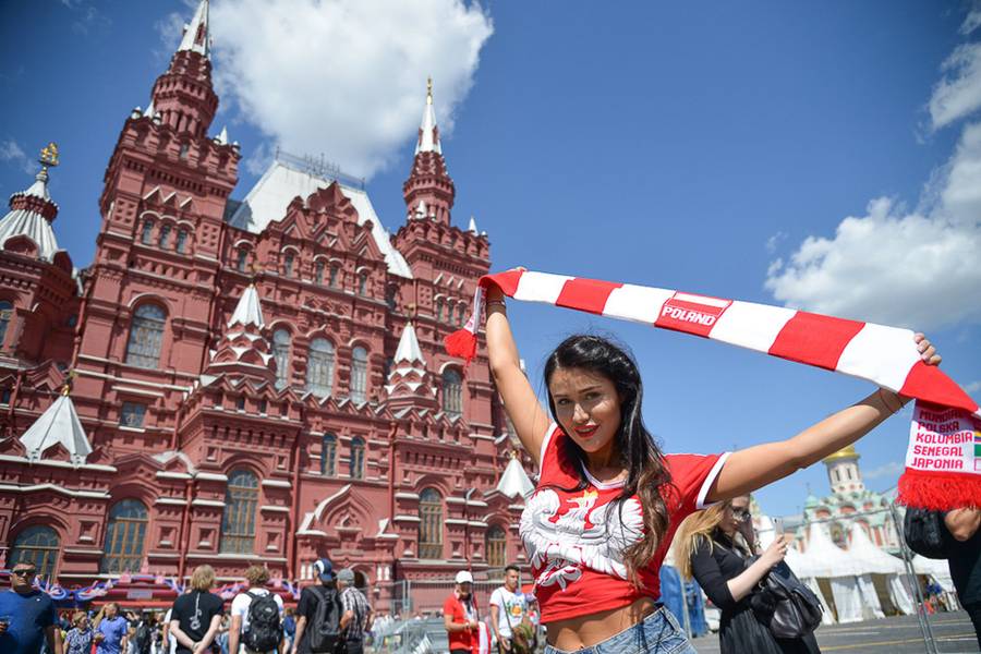 Karolina Emus, Miss Mundialu, kibicuje polskiej drużynie