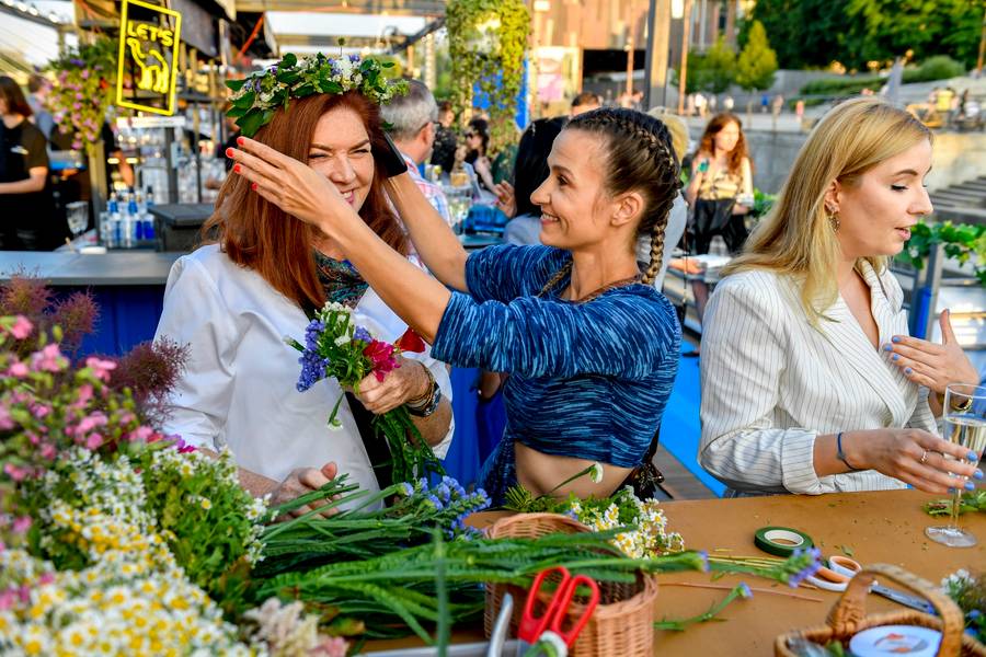 Rodzina Dowborów plecie wianki. Pomaga im Magda Gessler (ZDJĘCIA)