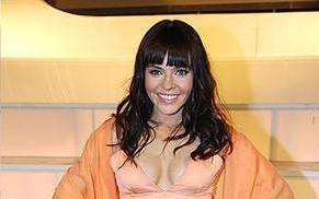 Herbuś będzie niańczyć