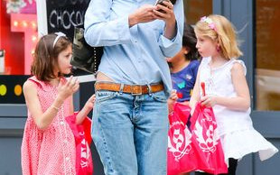 Katie Holmes nie ma czasu na zafarbowanie siwych włosów?FOTO