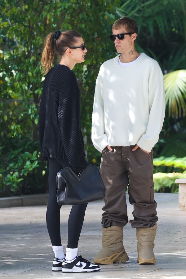 Hailey i Justin Bieber na lanchu w Bel Air Hotel 