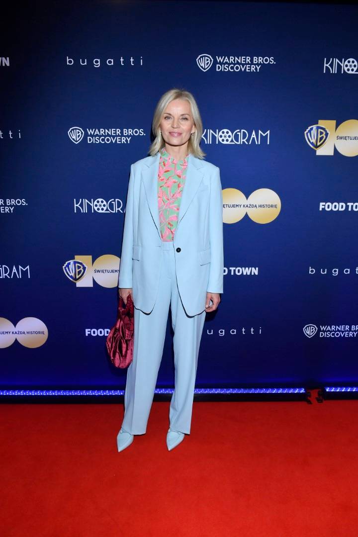 100-lecie Warner Bros. Discovery: Radosna Julia Wieniawa z popcornem, czarnowłosa Anna Maria Sieklucka, Małgorzata Foremniak