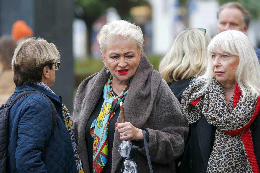 Pogrzeb Janusza Olejniczaka. Wśród żałobników Jolanta Kwaśniewska, Daniel Olbrychski, Monika Olejnik, Jerzy Bończak…