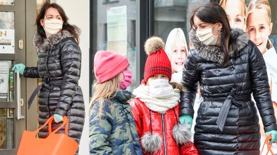 Eliza Gwiazda z córkami na zakupach podczas kwarantanny