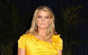 Żółciutka Jessica Simpson (FOTO)