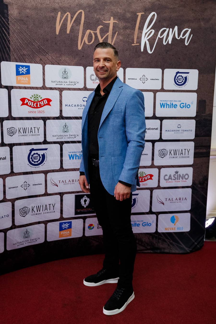 Gwiazdy na promocji książki “Most Ikara” Pawła Nowaka. Pojawił się Krzysztof Śmiszek (ZDJĘCIA)