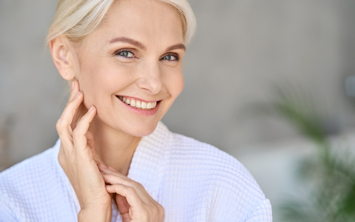 40 000 mikropereł i efekt wygładzenia jak po weekendzie w SPA – sprawdź, dzięki jakim kosmetykom możesz błyszczeć jak gwiazda