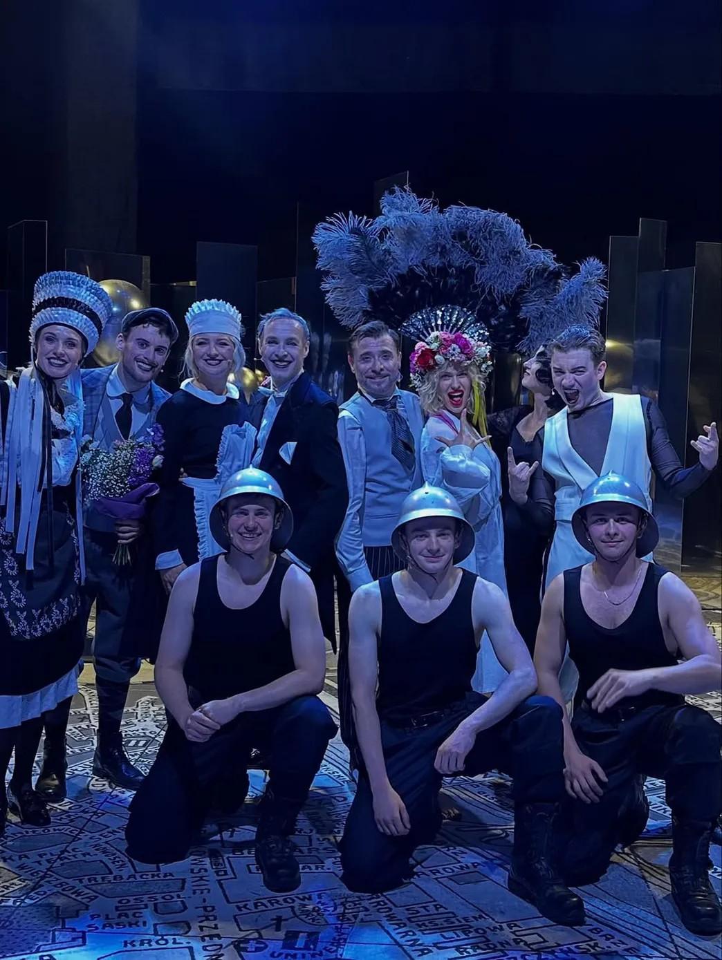 Barbara Kurdej-Szatan ze strażakami, fot. Instagram