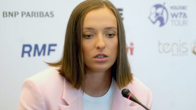 Burza wokół kreacji Igi Świątek. Fani są mocno podzieleni!