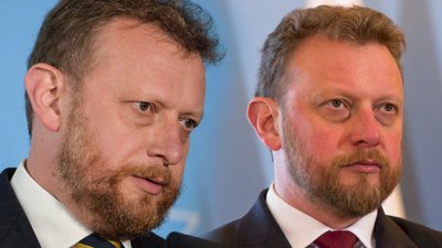 Łukasz Szumowski leży w szpitalu POD TLENEM z powodu koronawirusa