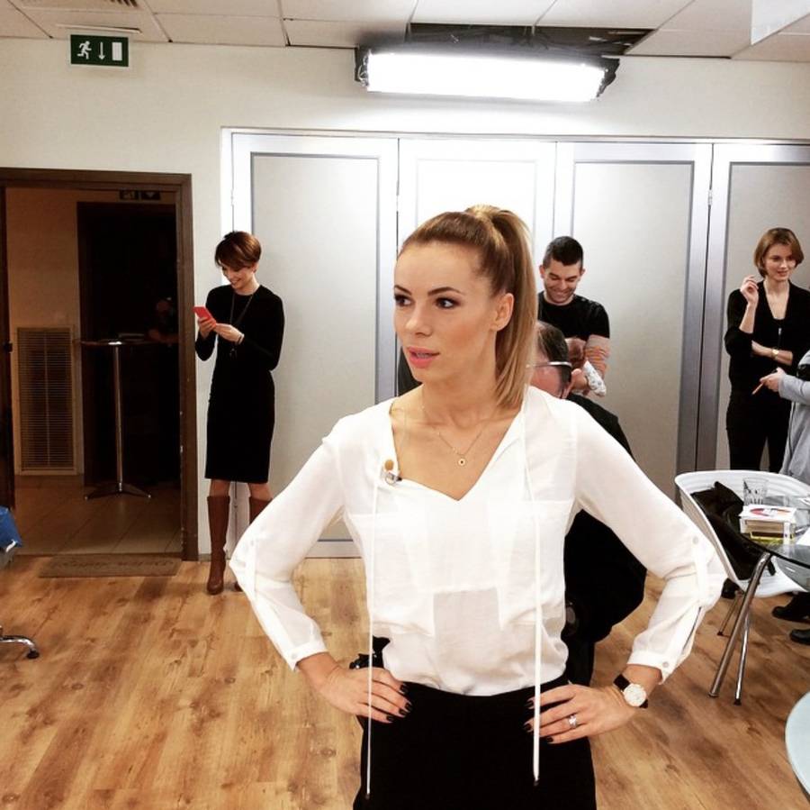 Filtry, emotikony i nakładki na zdjęcia! Tak wyglądał Instagram Janachowskiej na początku kariery (FOTO)