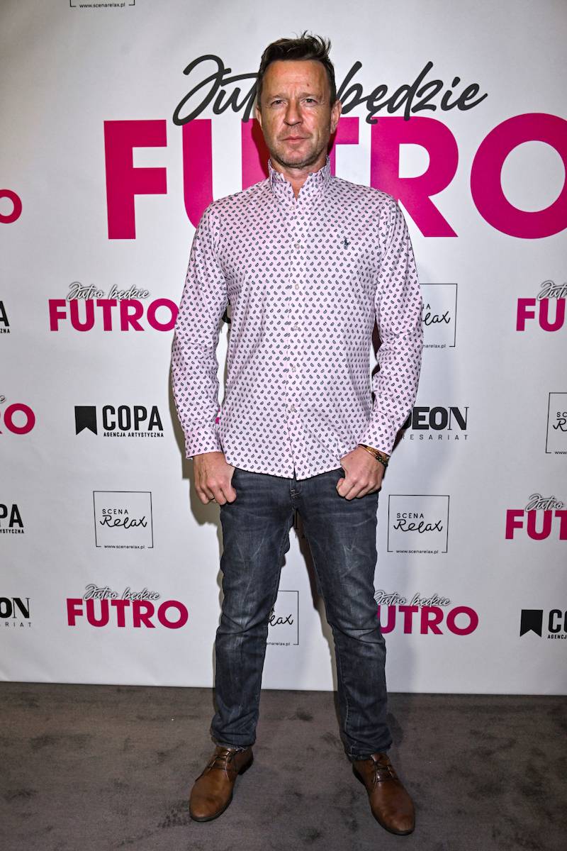 Premiera sztuki “Jutro będzie futro”. Mikołaj Krawczyk, Tomasz Oświeciński, Trybson ze swoimi żonami…