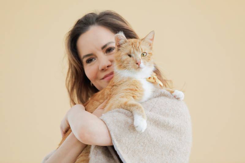 Gwiazdy pozują ze zwierzakami. Andrzej Piaseczny, Piotr Stramowski z ukochaną, Olga Borys…