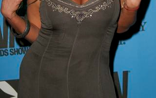 Julia pokazuje syna…