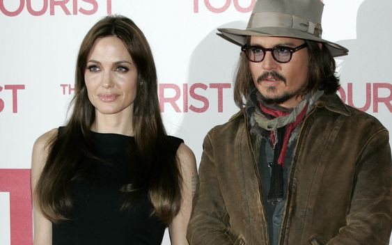 Związek Angeliny Jolie z Johnnym Deppem zaczął się od żartu! Dzisiaj są parą