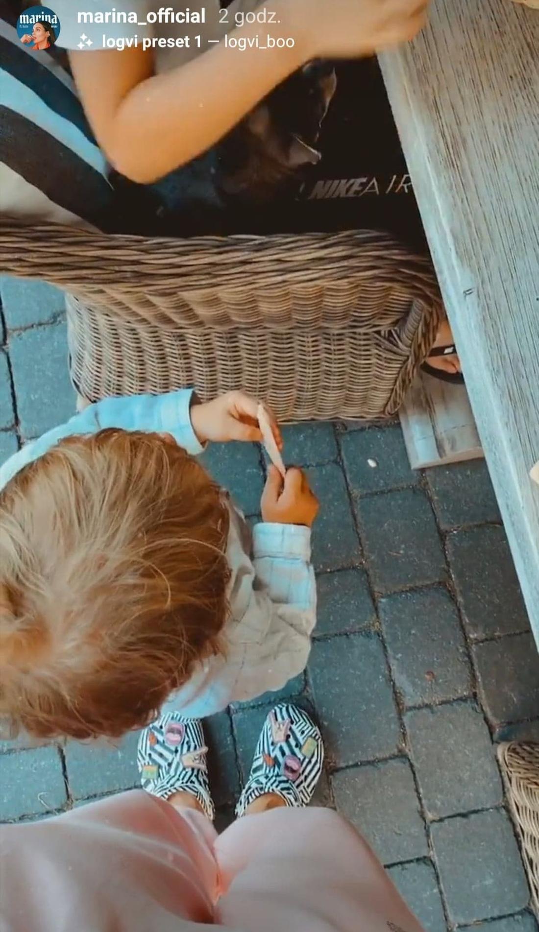 Marina Łuczenko-Szczęsna w Crocsach.